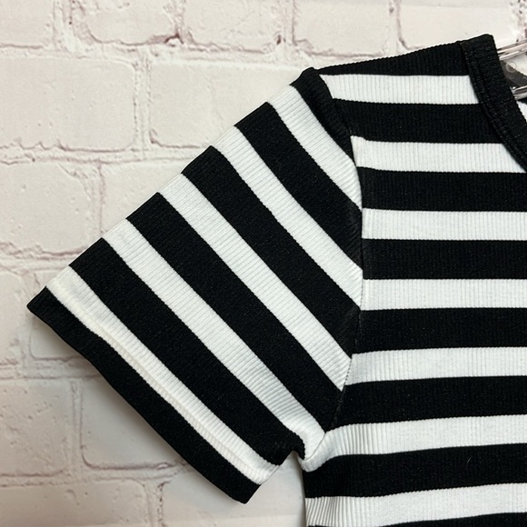 Harper & Ivy Black and White Stripe Tee - Picture 5 of 11